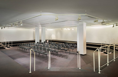 Leonardo Weimar: Sala de conferencia