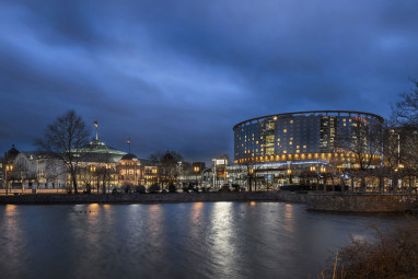 Maritim Hotel Frankfurt: Buitenaanzicht