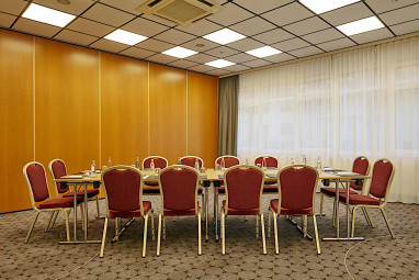H+ Hotel Darmstadt: Sala de conferencia