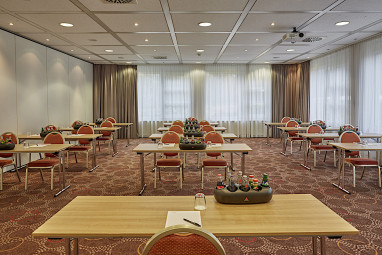 H+ Hotel Wiesbaden Niedernhausen: Salle de réunion