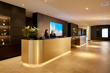 H4 Hotel Leipzig: Lobby