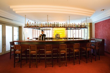 NH Potsdam: Bar/Salón