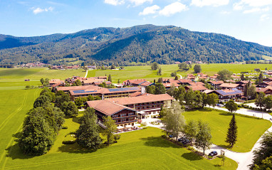Das Wiesgauer-Alpenhotel Inzell: Buitenaanzicht