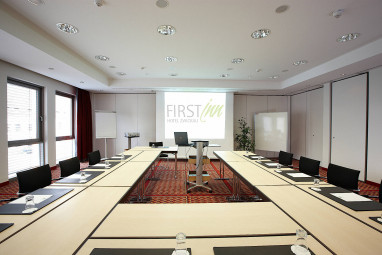 First Inn Zwickau: Sala de conferencia