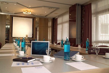 Hotel zum Löwen GmbH: Sala de conferencia