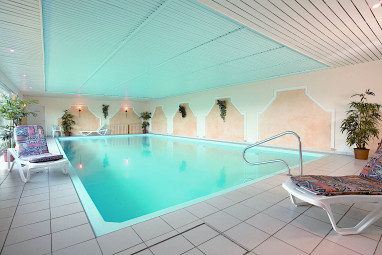 AKZENT Hotel Haus Sonnenberg: Zwembad