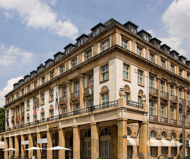 Schlosshotel Karlsruhe: Exterior View