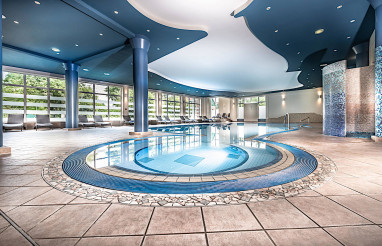 Steigenberger Hotel Treudelberg : Zwembad