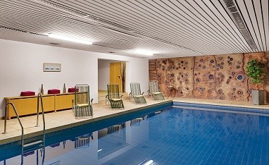 Hotel Gersfelder Hof: Piscina