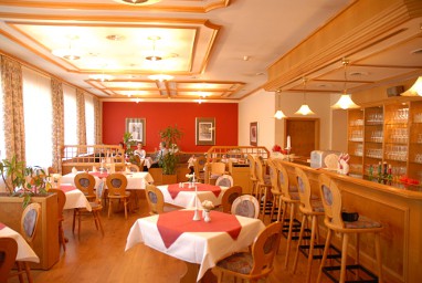 Waldhotel Berghof: Bar/lounge