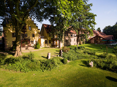 Schlosshotel Weyberhöfe: Vista exterior