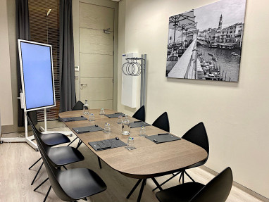 H10 Berlin Ku`damm: Meeting Room