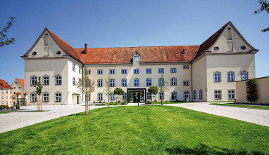 Kloster Holzen Hotel: Vista exterior