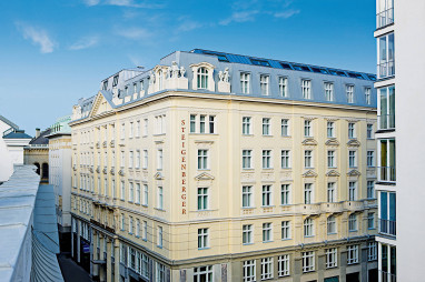Steigenberger Hotel Herrenhof: Vista exterior