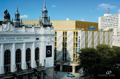 Motel One Berlin-Ku Damm: Buitenaanzicht