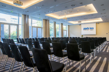 Park Inn by Radisson Linz: Sala de conferencia