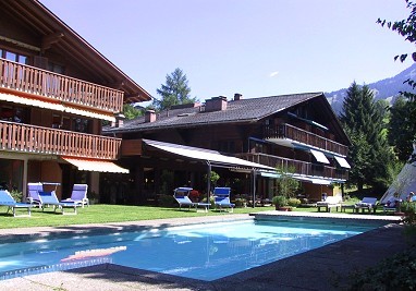 Hotel Alpine Lodge Saanen: Buitenaanzicht