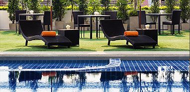 Mövenpick Suriwongse Hotel Chiang Mai: Piscina