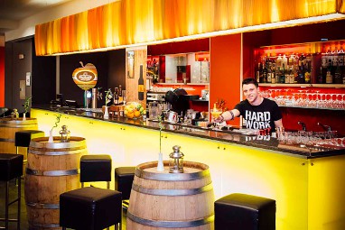 Vienna House Easy by Wyndham Bucharest Airport: Bar/lounge