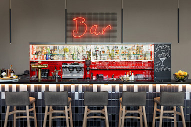 Vienna House Easy by Wyndham Pilsen: Bar/Lounge