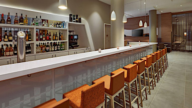 Hampton by Hilton Berlin City Centre Alexanderplatz: Bar/lounge