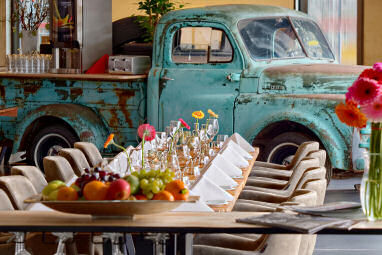 V8 HOTEL Motorworld Region Stuttgart: Restaurant