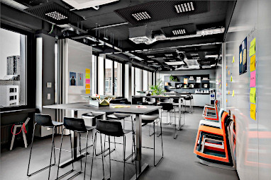 Design Offices Frankfurt Wiesenhüttenplatz: Salle de réunion