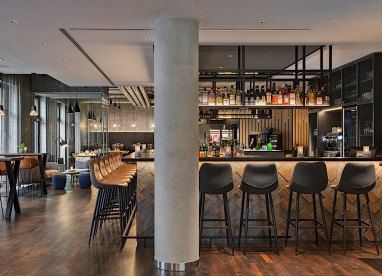 Courtyard by Marriott Hamburg City: Bar/Lounge