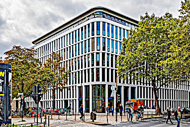 Design Offices Köln Mediapark: Buitenaanzicht