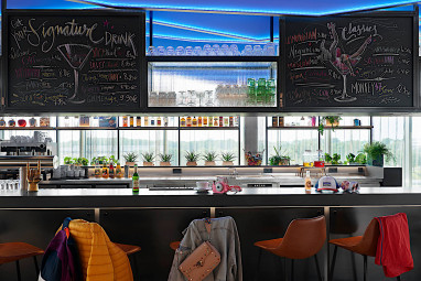 Moxy Hotel Cologne Bonn Airport: Bar/Lounge