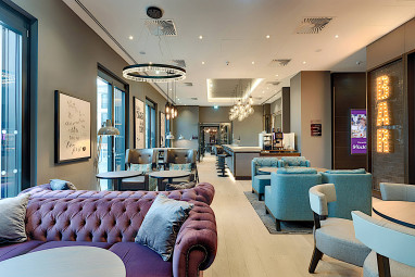 Premier Inn Regensburg City Centre: Lobby